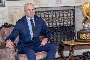 EkoGroup și Cătălin Cârcu: soluții de publicitate DOOH pentru Generare de Lead-uri Calificate până la 90%